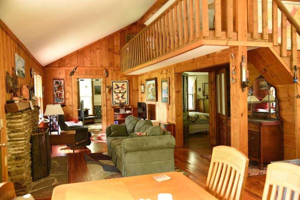Fox Trot Cabin Meadows of Dan Buitenkant foto